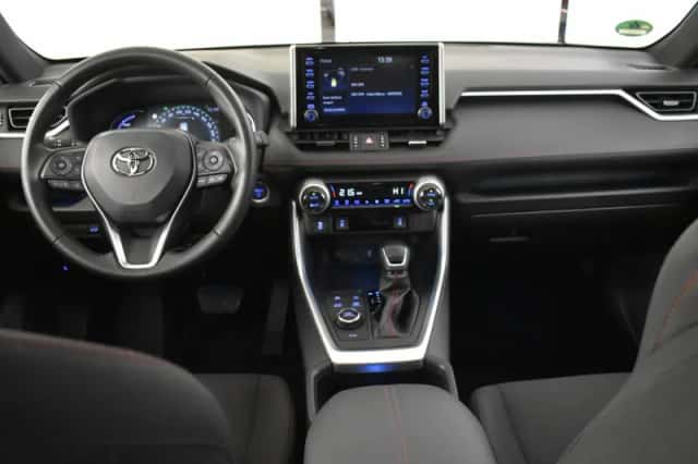 Toyota RAV4 (2022) thumbnail 4