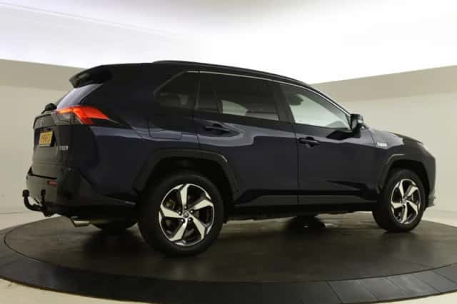 Toyota RAV4 (2022) thumbnail 6