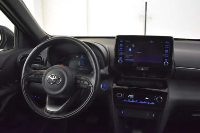 Toyota Yaris Cross (2023) thumbnail 3