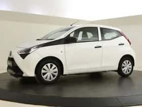 Toyota Aygo (2022) thumbnail 2