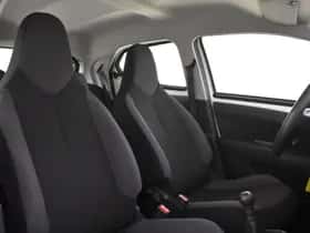 Toyota Aygo (2022) thumbnail 3