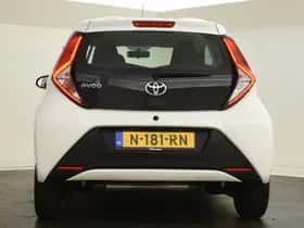 Toyota Aygo (2022) thumbnail 8