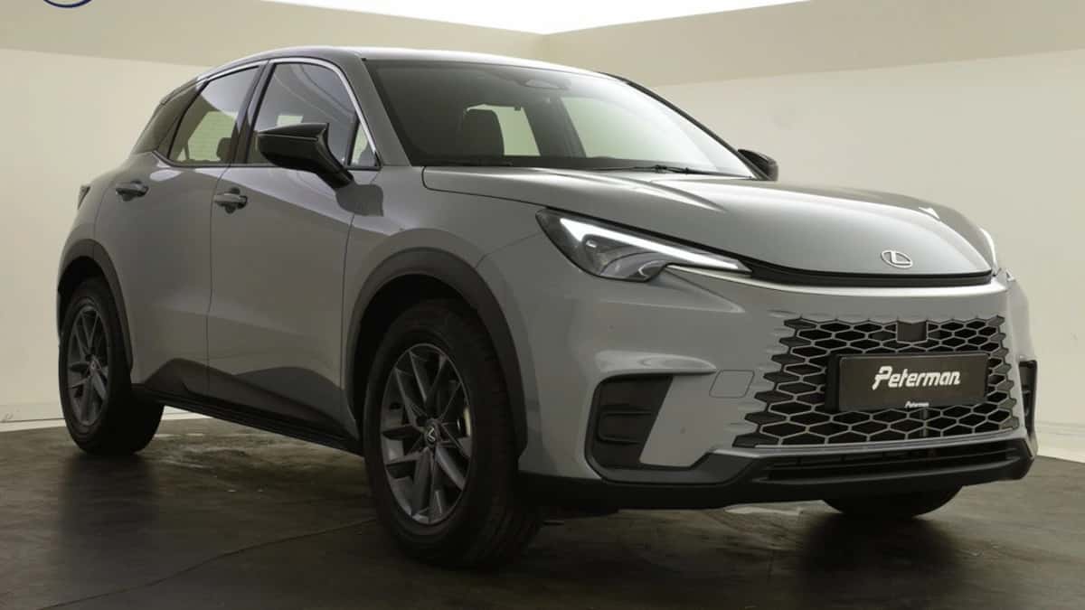 Lexus LBX (2024) — foto 1
