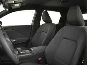 Lexus LBX (2024) thumbnail 11