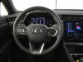 Lexus LBX (2024) thumbnail 13