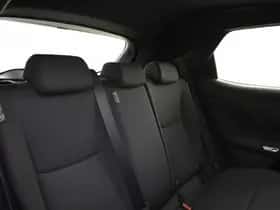 Lexus LBX (2024) thumbnail 25