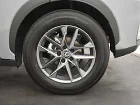 Lexus LBX (2024) thumbnail 27