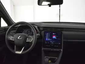 Lexus LBX (2024) thumbnail 4