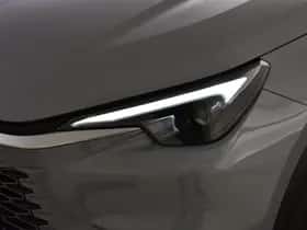 Lexus LBX (2024) thumbnail 8