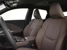 Lexus LBX (2024) thumbnail 11
