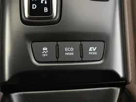 Lexus LBX (2024) thumbnail 22