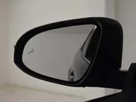 Toyota C-HR (2023) thumbnail 13