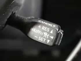 Toyota C-HR (2023) thumbnail 26