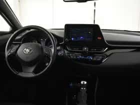 Toyota C-HR (2023) thumbnail 4