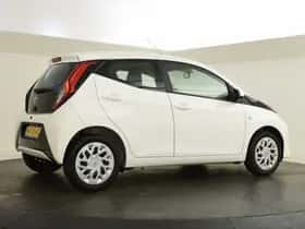Toyota Aygo (2021) thumbnail 5