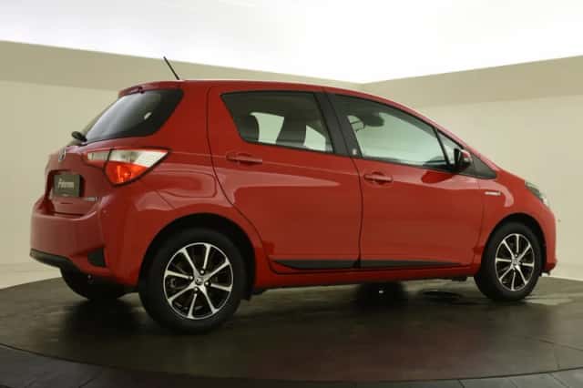 Toyota Yaris (2018) thumbnail 2