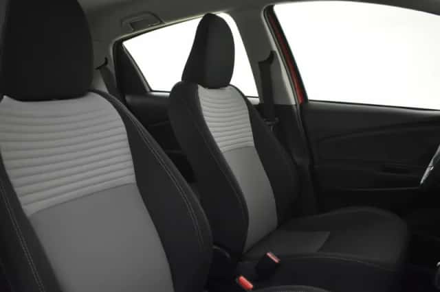 Toyota Yaris (2018) thumbnail 3