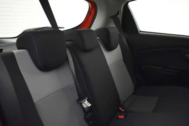 Toyota Yaris (2018) thumbnail 4