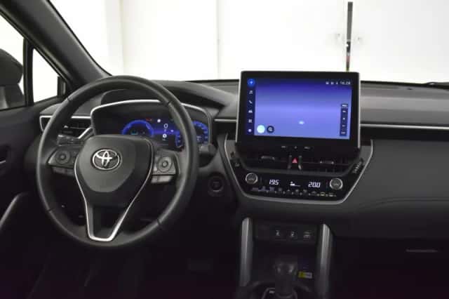 Toyota Corolla (2023) thumbnail 3
