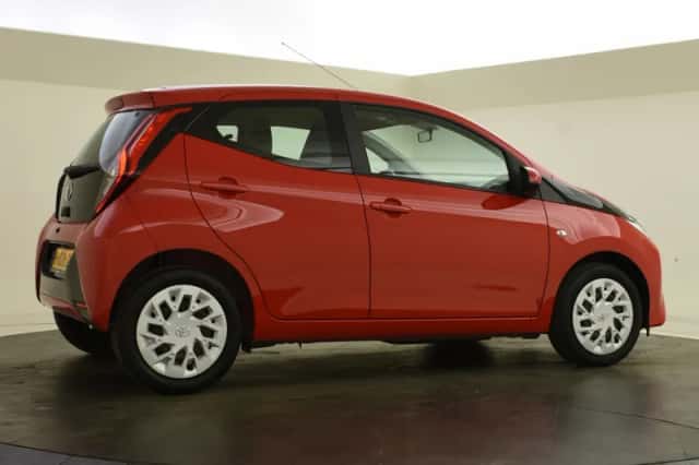 Toyota Aygo (2020) thumbnail 2