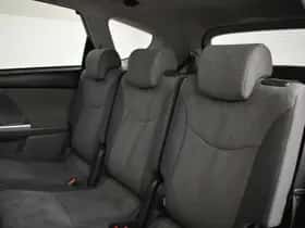 Toyota Prius (2014) thumbnail 18