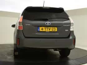 Toyota Prius (2014) thumbnail 8