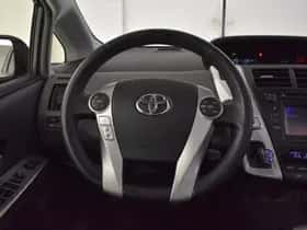 Toyota Prius (2014) thumbnail 9