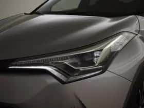 Toyota C-HR (2018) thumbnail 12