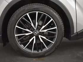 Toyota C-HR (2018) thumbnail 18