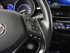 Toyota C-HR (2018) thumbnail 23