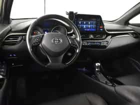 Toyota C-HR (2018) thumbnail 30