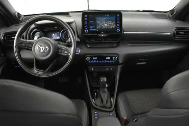 Toyota Yaris (2021) thumbnail 4
