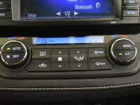 Toyota RAV4 (2016) thumbnail 12