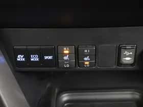 Toyota RAV4 (2016) thumbnail 13