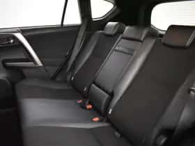 Toyota RAV4 (2016) thumbnail 17