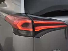 Toyota RAV4 (2016) thumbnail 30