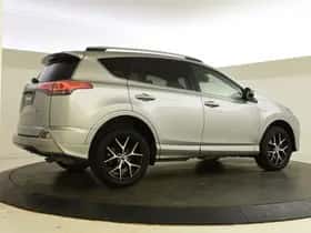 Toyota RAV4 (2016) thumbnail 5