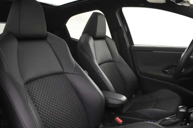 Toyota Yaris (2021) thumbnail 3