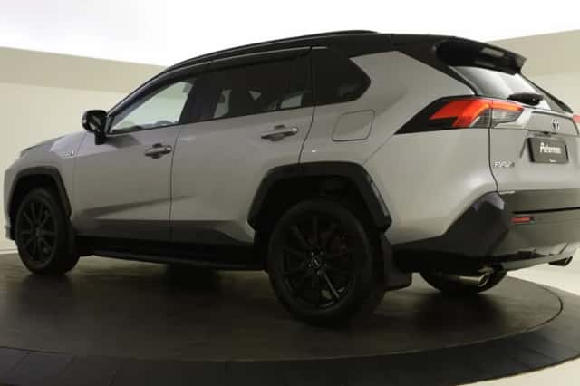 Toyota RAV4 (2023) thumbnail 6