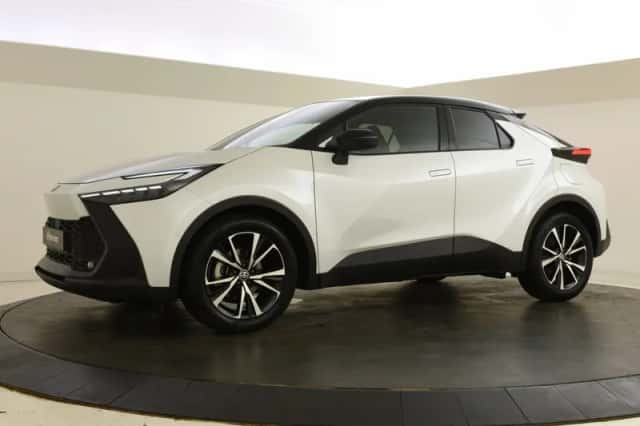 Toyota C-HR (2025) thumbnail 5