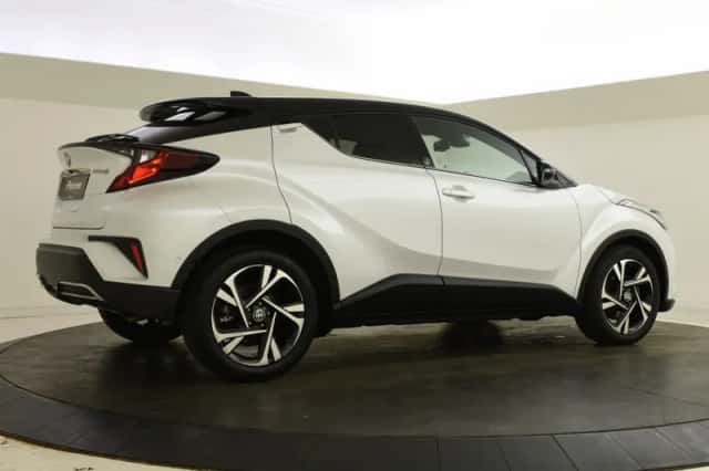 Toyota C-HR (2024) thumbnail 6