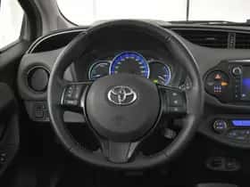 Toyota Yaris (2016) thumbnail 13