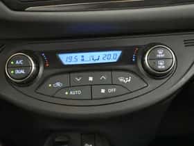 Toyota Yaris (2016) thumbnail 22
