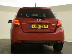 Toyota Yaris (2016) thumbnail 9