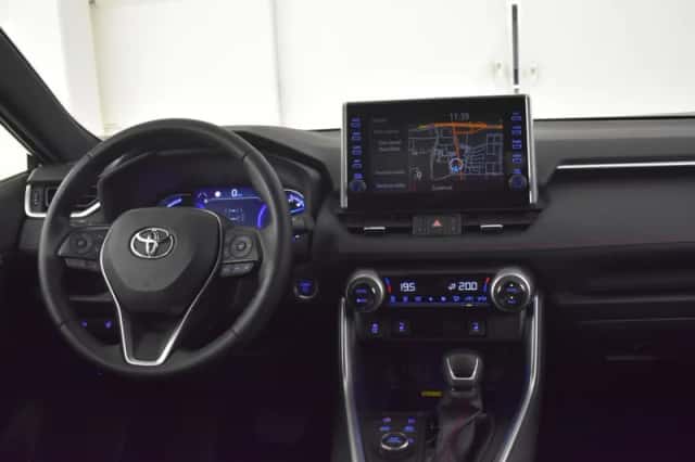 Toyota RAV4 (2022) thumbnail 4