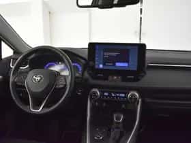 Toyota RAV4 (2023) thumbnail 3