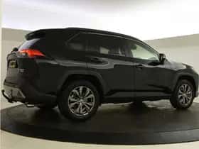 Toyota RAV4 (2023) thumbnail 5
