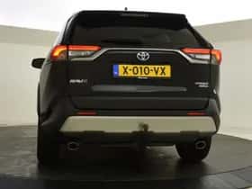 Toyota RAV4 (2023) thumbnail 8