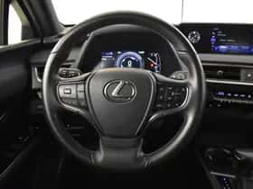 Lexus UX (2021) thumbnail 11