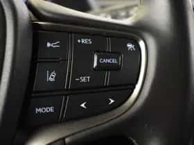 Lexus UX (2021) thumbnail 16